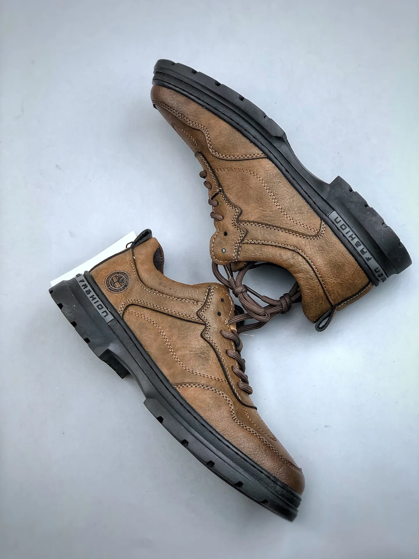 Local self-pickup💰520 Support store/Timberland Timberland classic 25ss new low-cut classic re-engineered brand new upgrade Guangdong factory quality original box original packaging The fabric is made of Italian top frosted cowhide with anti-odor and anti-corrosion genuine leather latex insoles to give you a perfect wearing experience High-quality and durable, a must-have for sportsmen Specially designed to treat those who are not handsome High-quality feet with first-class feel Exclusive supply Official item number: TB23066 Size: 38-44